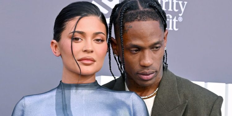 Kylie Jenner’ı terk etti