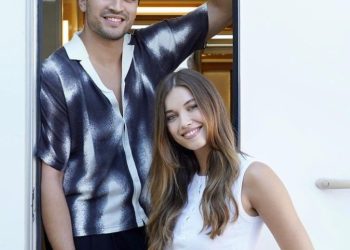 Setten fotoğraf geldi! Afra Saraçoğlu ve Mert Ramazan Demir