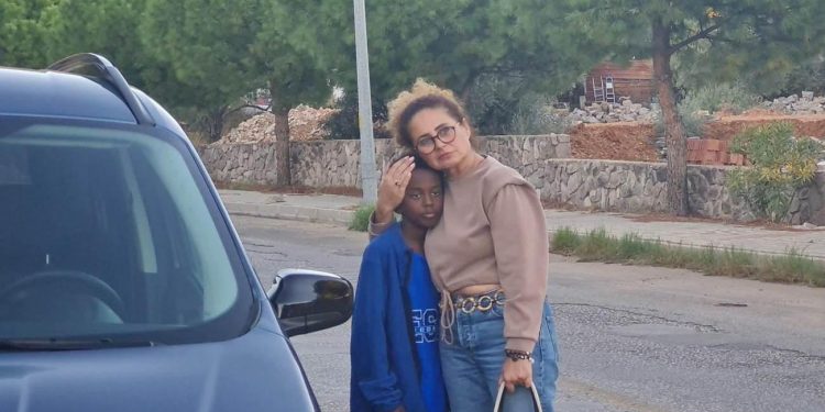 Esra Akkaya oğluyla birlikte ölümden döndü! Ünlü oyuncu trafik kazası yaptı