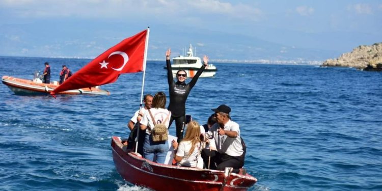 Şahika Ercümen’den Cumhuriyet’in 100. yılında yeni dünya rekoru!