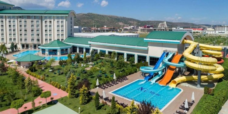 Ara tatilinin keyfini Afyonkarahisar’ın muhafazakar termal otellerinde çıkarın