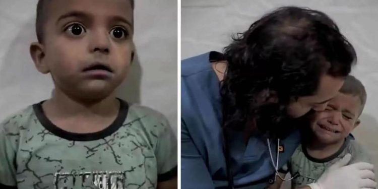 Korkudan titreyen Gazzeli Muhammed’in yüzü güldü! Tebessüm ettiren anlar