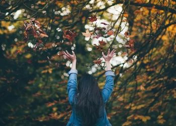 Sonbahar depresyonu ile başa çıkmanın yolları! Sonbahar sendromu belirtileri