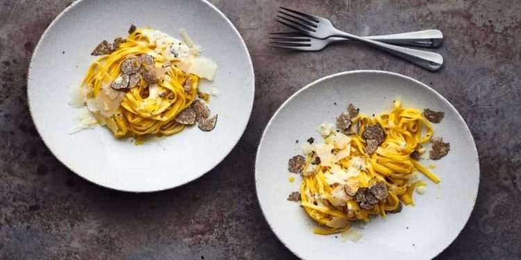 Trüf mantar soslu makarna nasıl yapılır? Protein depolu mantar soslu makarna tarifi!