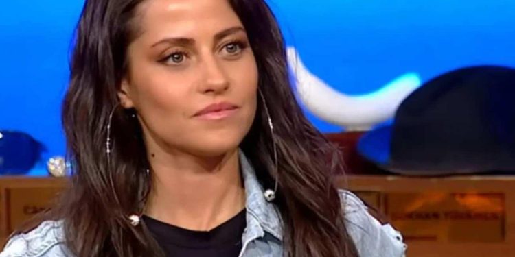 Derya Uluğ evleniyor mu? Merak edilen açıklama geldi