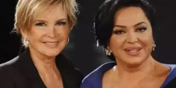 Türkan Şoray’dan Cumhuriyet süslemesi! Evinin balkonunu bayrakla donattı